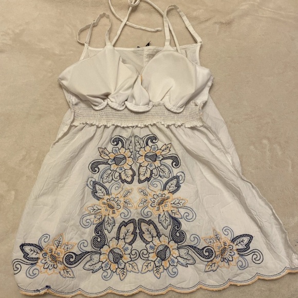 HeartSoul White and Navy Floral Tank Top - Picture 9 of 16